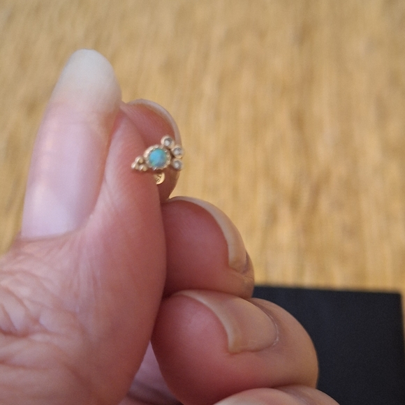 14k Gold Opal CZ Beaded cluster internally threaded tragus stud 18G - Picture 2 of 5